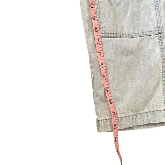 Wild Fable Stylish Light Wash Denim Women's Cargo Overalls Size XS EUC - Picture 3 of 6